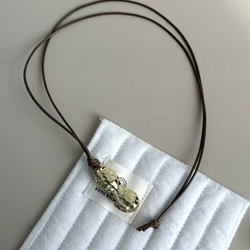 Fashionable Metal Peanut Penda – Women Accessories Meaning recenzja i cena