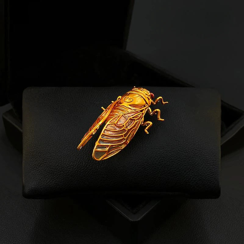 Golden Cicada Brooch with Beau – Women Accessories Meaning recenzja i cena