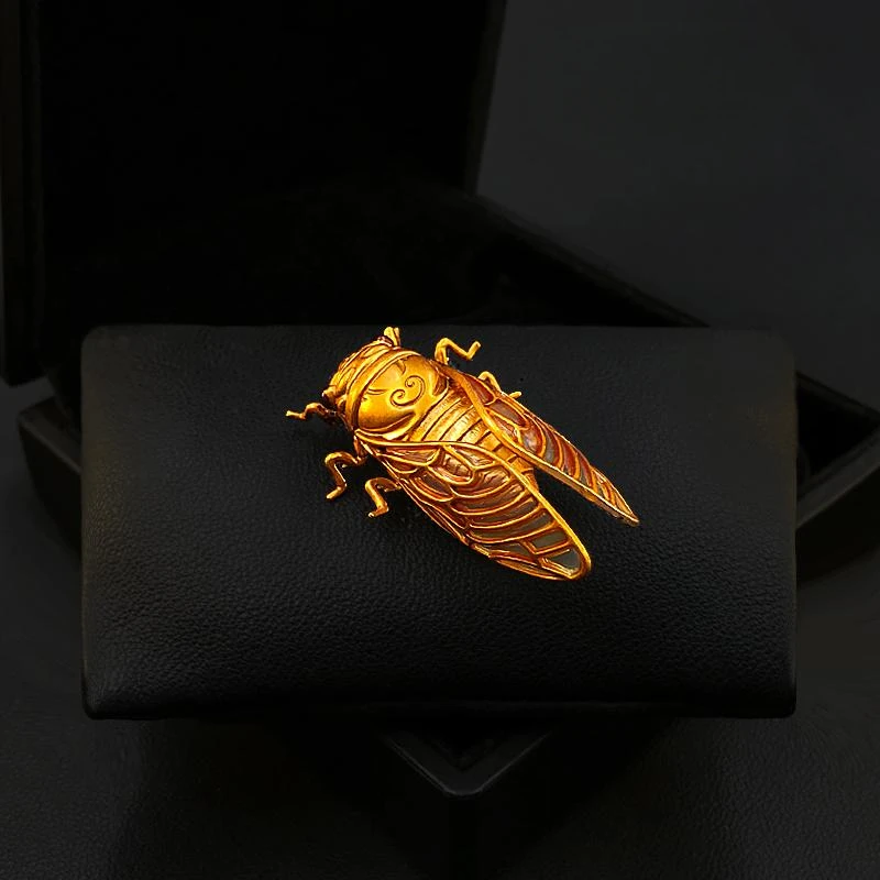 Golden Cicada Brooch with Beau – Women Accessories Meaning recenzja i cena