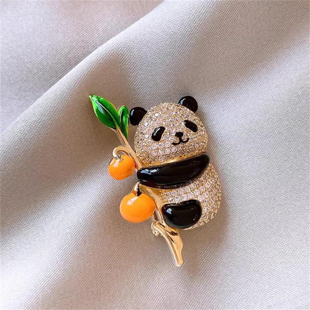 1Pc Cute Panda Brooch with Per – Women Accessories Meaning recenzja i cena