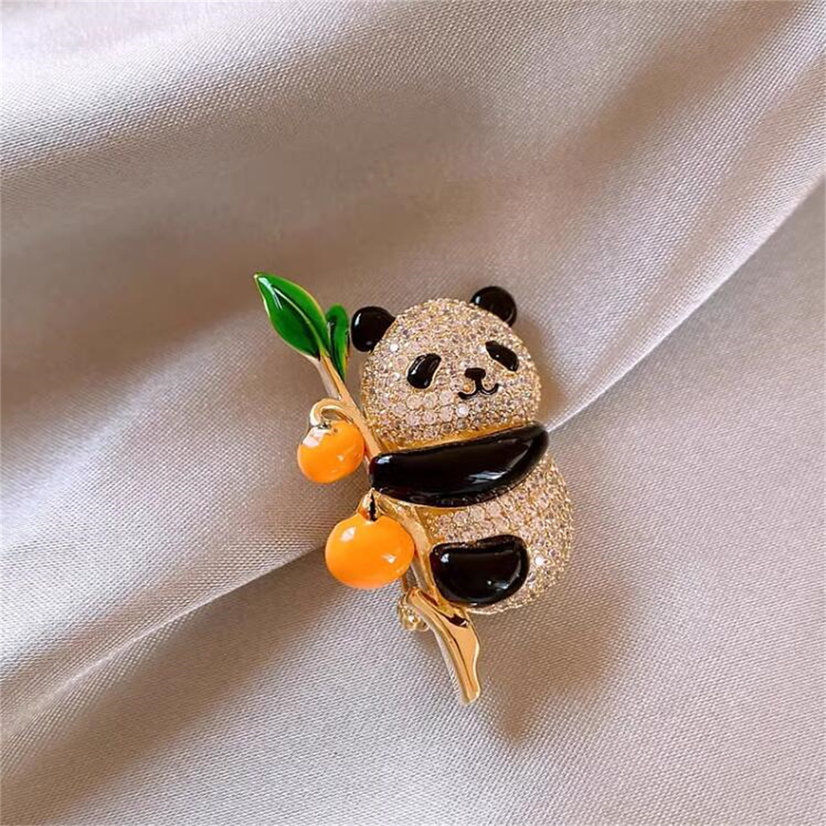 1Pc Cute Panda Brooch with Per – Women Accessories Meaning recenzja i cena